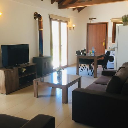 Love Holiday Suite 2 Tris Elies Экстерьер фото