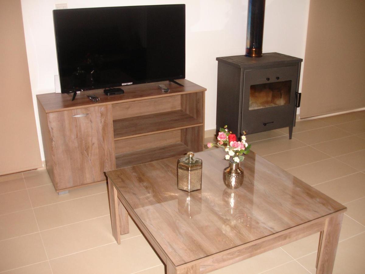 Love Holiday Suite 2 Tris Elies Экстерьер фото